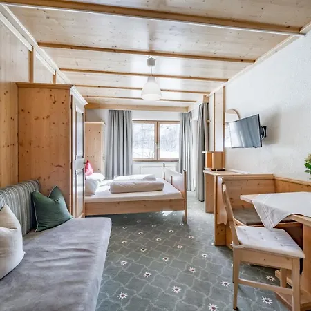 Penzion Edelweiss 3*